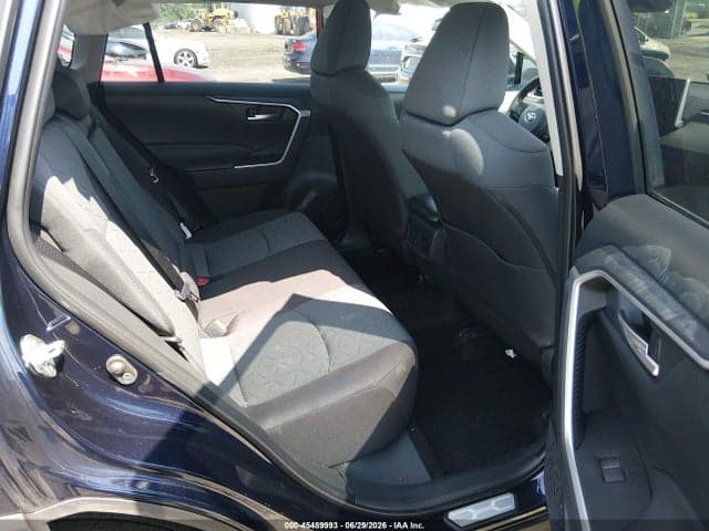 2025 TOYOTA RAV4 XLE 8