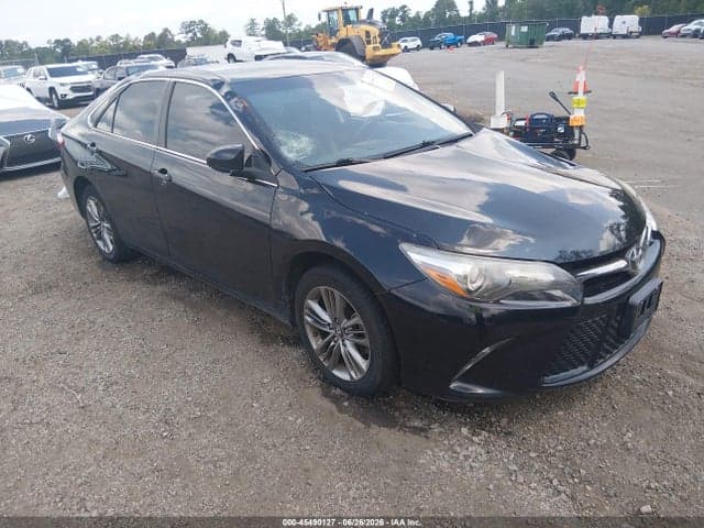 2017 TOYOTA CAMRY SE 1