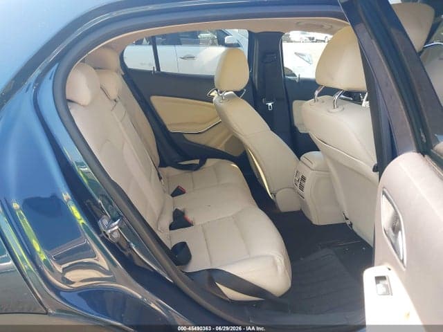 2020 MERCEDES-BENZ GLA 250 4MATIC 8