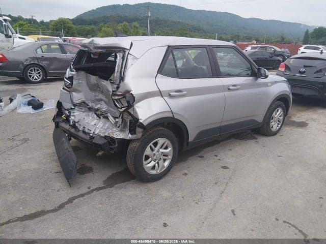 2022 HYUNDAI VENUE SE 4