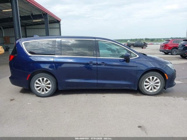 2017 CHRYSLER PACIFICA TOURING 13