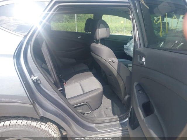 2017 HYUNDAI TUCSON SE 8