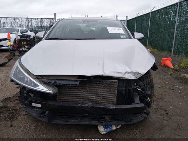 2020 HYUNDAI ELANTRA SE 13