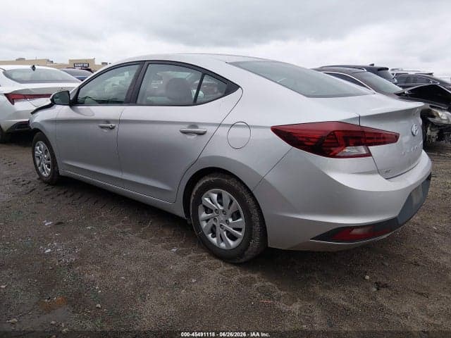2020 HYUNDAI ELANTRA SE 3