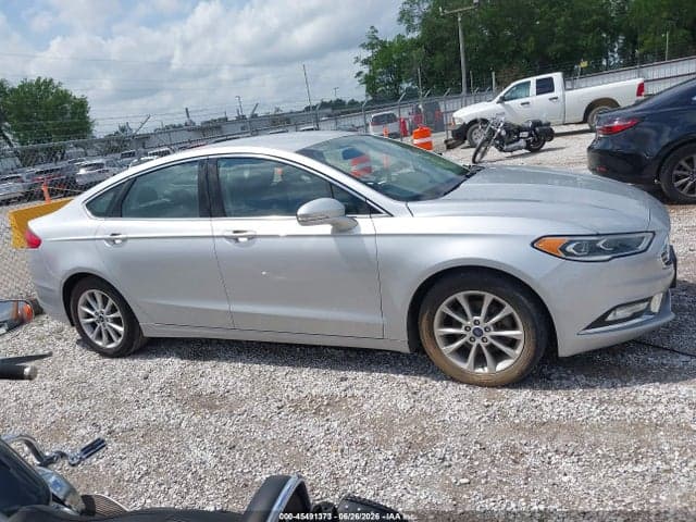 2017 FORD FUSION SE 13