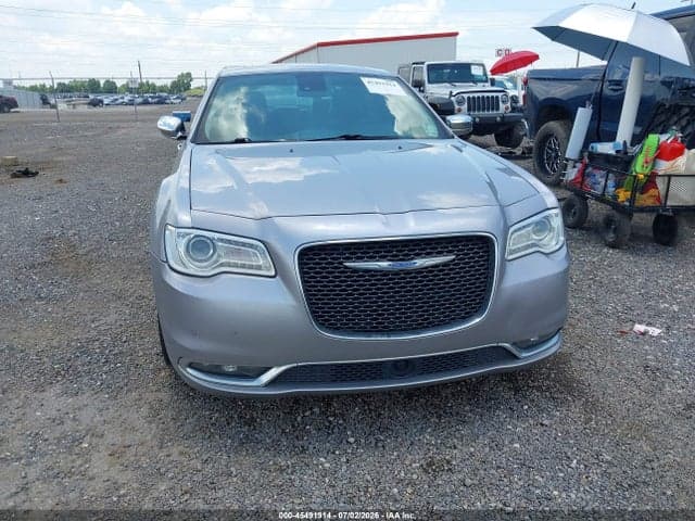 2018 CHRYSLER 300 LIMITED 10
