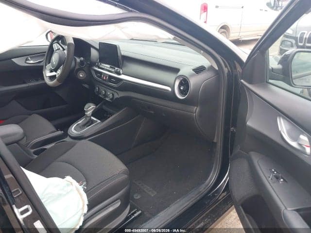 2023 KIA FORTE LXS 5