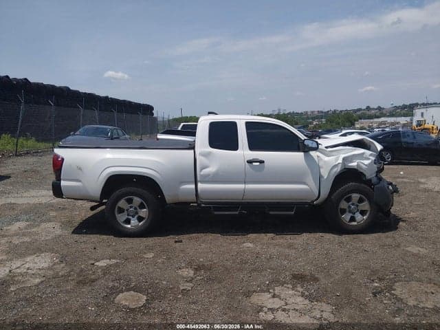 2022 TOYOTA TACOMA SR 13