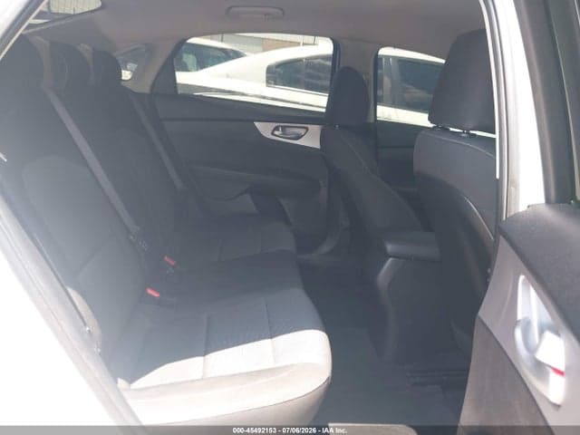 2023 KIA FORTE LXS 8
