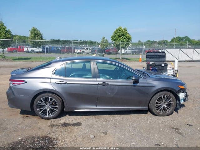 2019 TOYOTA CAMRY SE 14