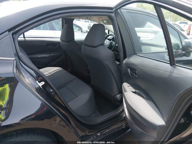 2022 TOYOTA COROLLA LE 8