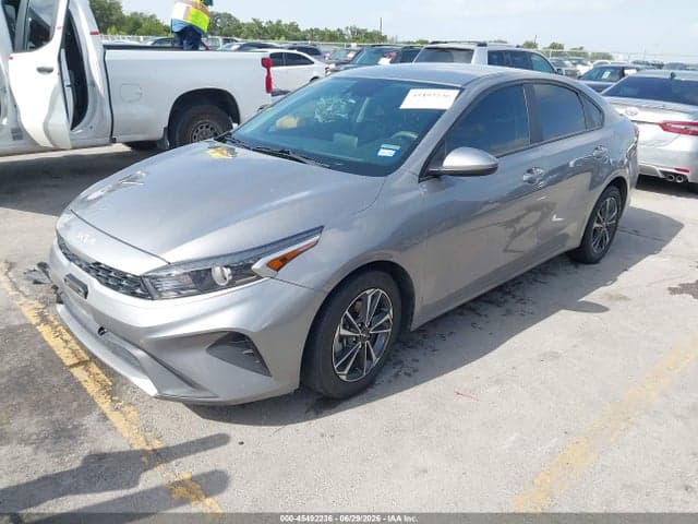 2023 KIA FORTE LXS 2