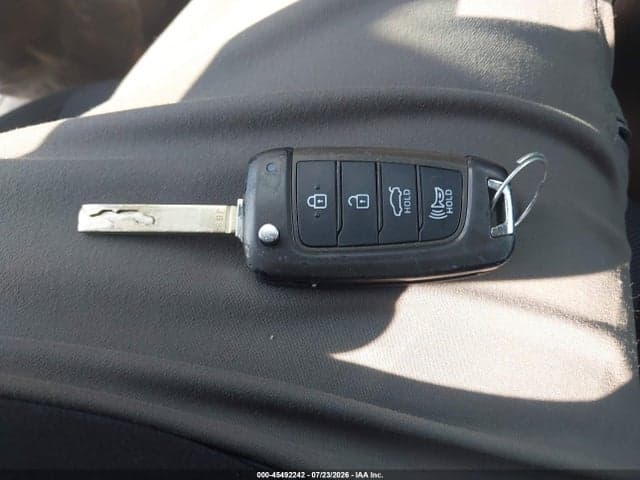 2023 HYUNDAI ELANTRA SE 11