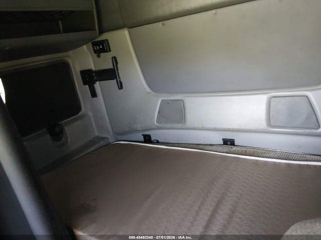 2018 INTERNATIONAL LT 8