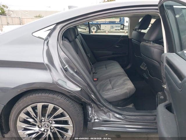 2025 LEXUS ES 300H LUXURY 8