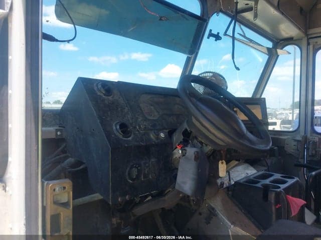 2019 FORD E-450 STRIPPED 7