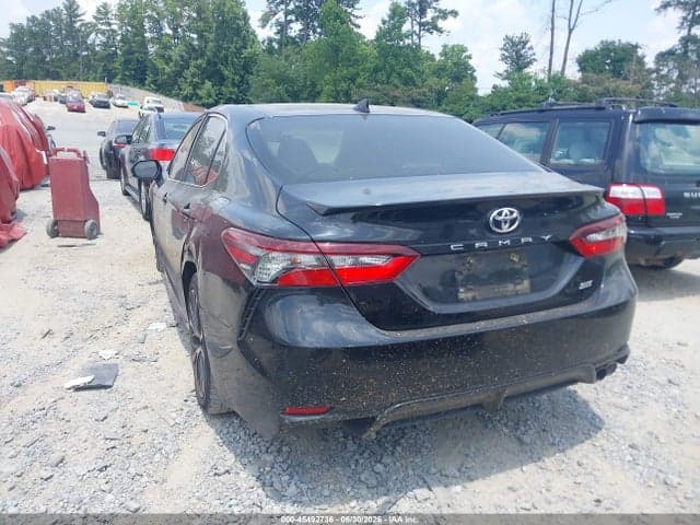 2021 TOYOTA CAMRY SE 3