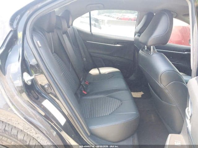 2021 TOYOTA CAMRY SE 8