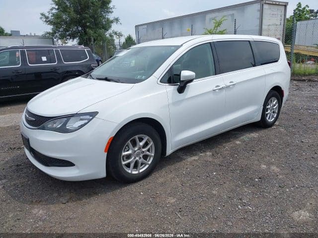 2021 CHRYSLER VOYAGER LX 2