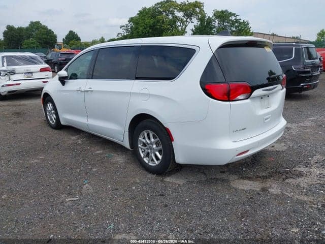 2021 CHRYSLER VOYAGER LX 3