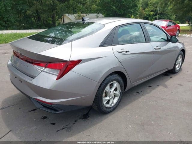 2023 HYUNDAI ELANTRA SE 4