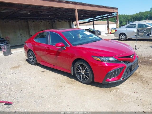 2021 TOYOTA CAMRY SE AWD 1