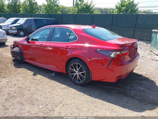 2021 TOYOTA CAMRY SE AWD 3