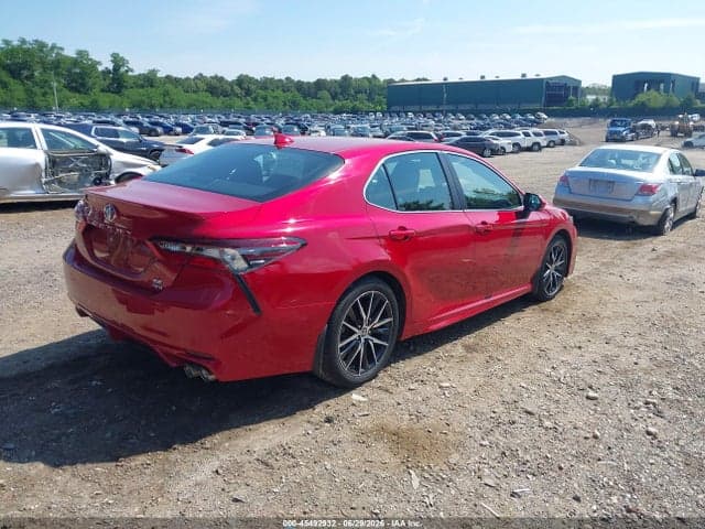 2021 TOYOTA CAMRY SE AWD 4