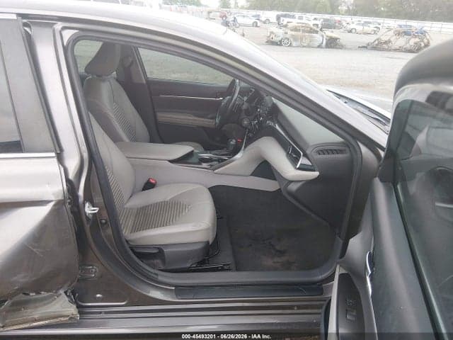 2022 TOYOTA CAMRY SE 5