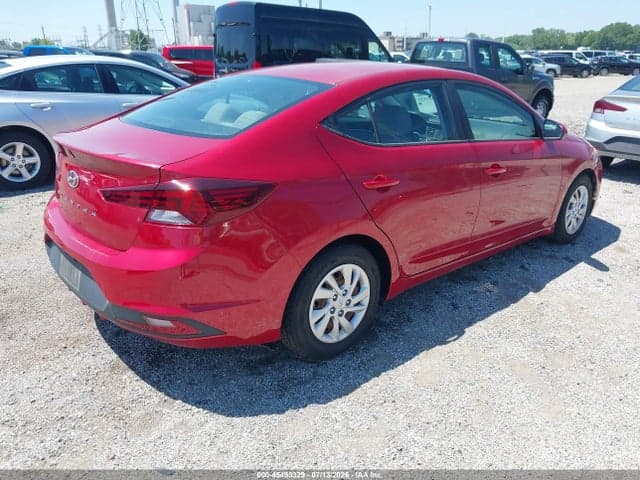 2019 HYUNDAI ELANTRA SE 4