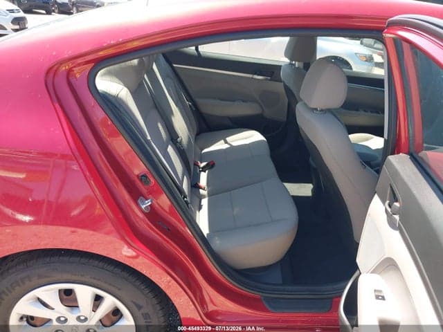 2019 HYUNDAI ELANTRA SE 8
