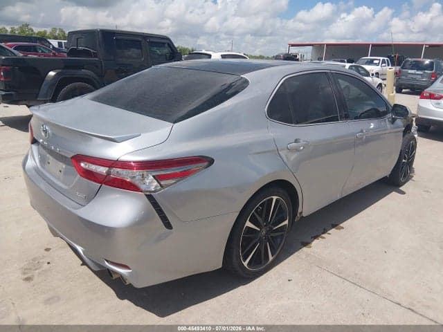2018 TOYOTA CAMRY XSE 4