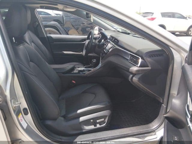 2018 TOYOTA CAMRY XSE 5