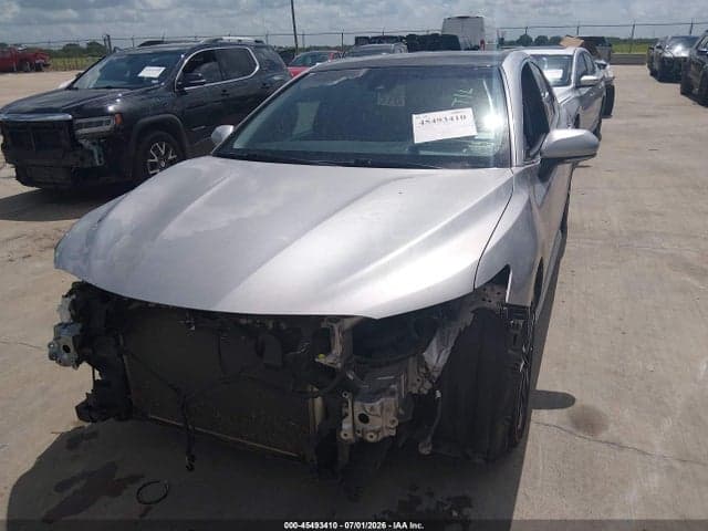 2018 TOYOTA CAMRY XSE 6