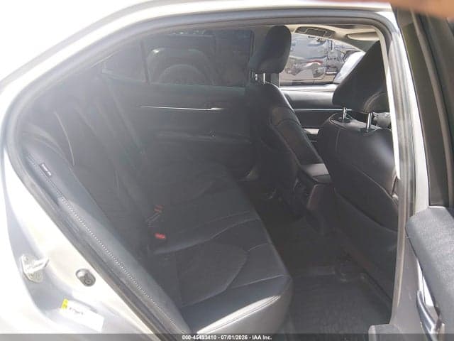 2018 TOYOTA CAMRY XSE 8