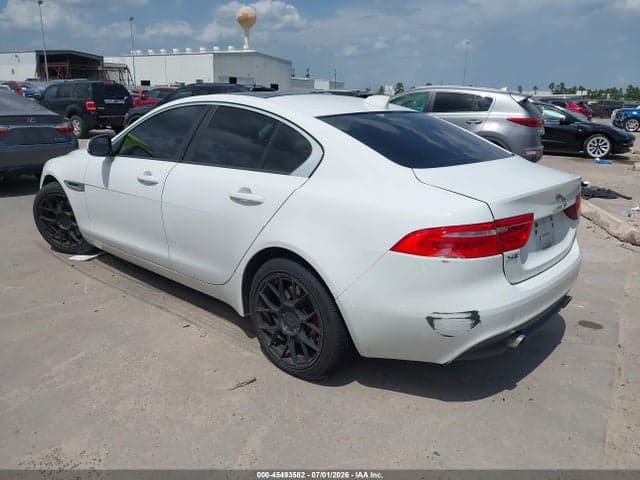 2017 JAGUAR XE 25T 3
