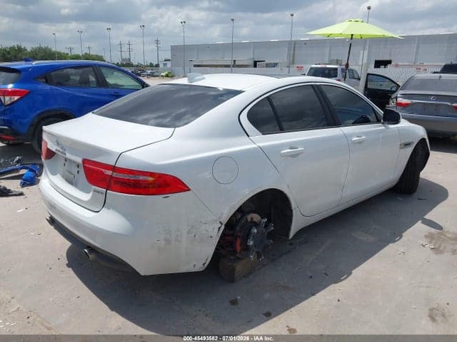 2017 JAGUAR XE 25T 4