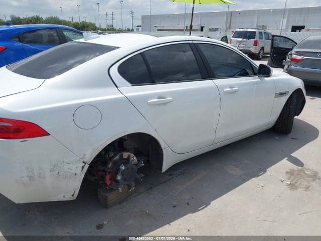 2017 JAGUAR XE 25T 6