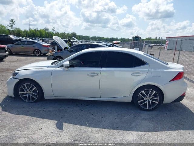 2018 LEXUS IS 300 14