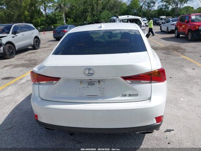 2018 LEXUS IS 300 16