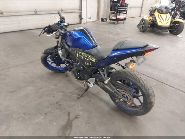 2018 YAMAHA YZFR3 3