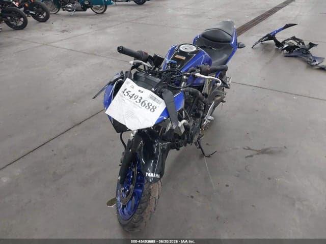2018 YAMAHA YZFR3 5