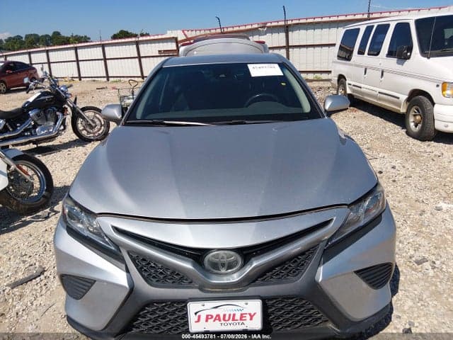 2018 TOYOTA CAMRY SE 12