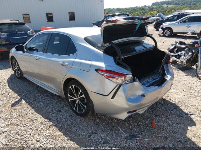 2018 TOYOTA CAMRY SE 3
