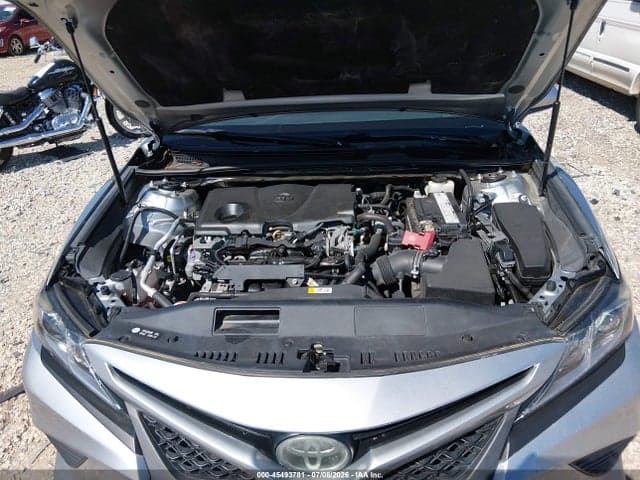 2018 TOYOTA CAMRY SE 10