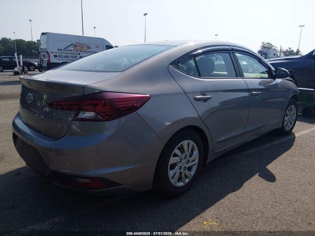 2020 HYUNDAI ELANTRA SE 4