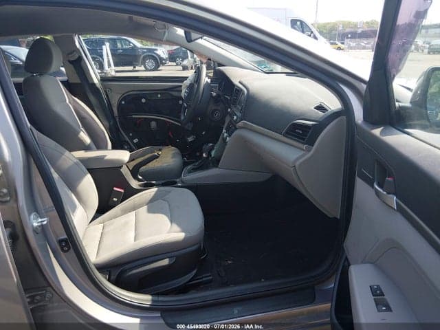2020 HYUNDAI ELANTRA SE 5