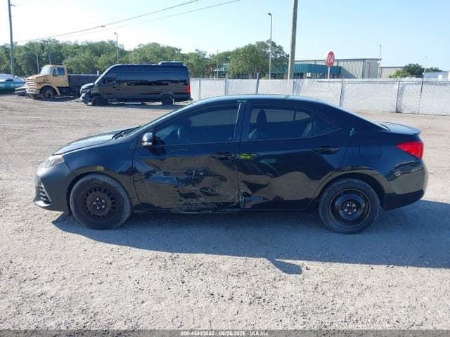 2017 TOYOTA COROLLA SE 14