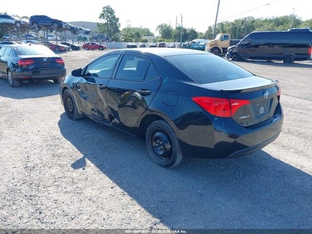 2017 TOYOTA COROLLA SE 3