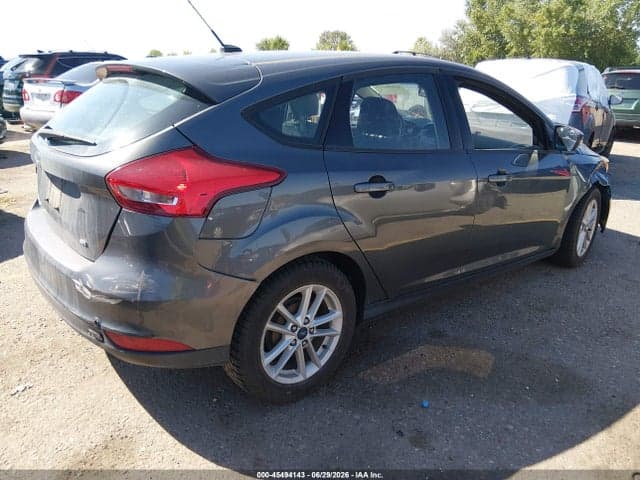 2017 FORD FOCUS SE 4